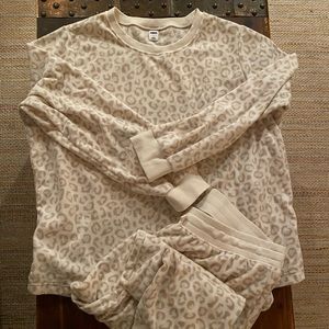 Old Navy Cozy Matching PJ set in neutral Leopard print